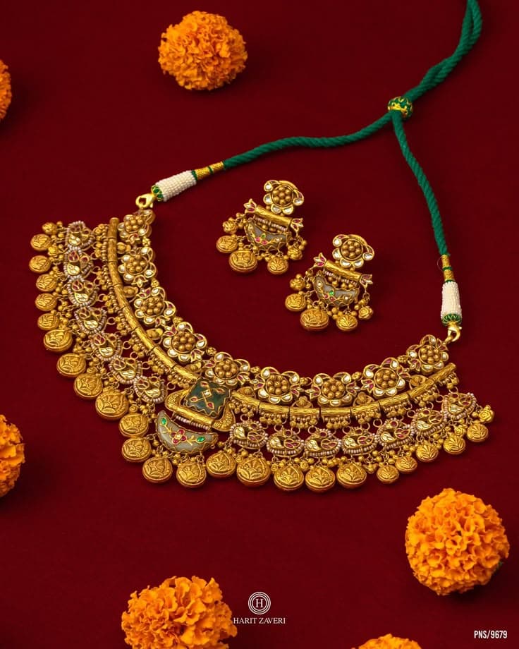 Gilded Legacy: Antique Gold Bridal Set for a Timeless Celebration